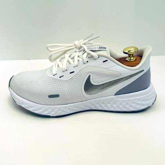 Nike Women's Revolution Running Shoe - Picture 4 of 13